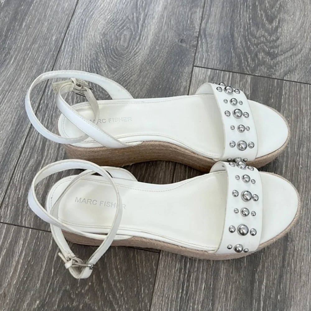 Marc Fisher Wedge ESPADRILLE PLATFORM SANDAL Studded Wrap around ankle size 8